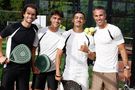By VP Actie bij JustPadel: Tijdelijk Gratis Towel & Cap bij Aankoop van een Racket!